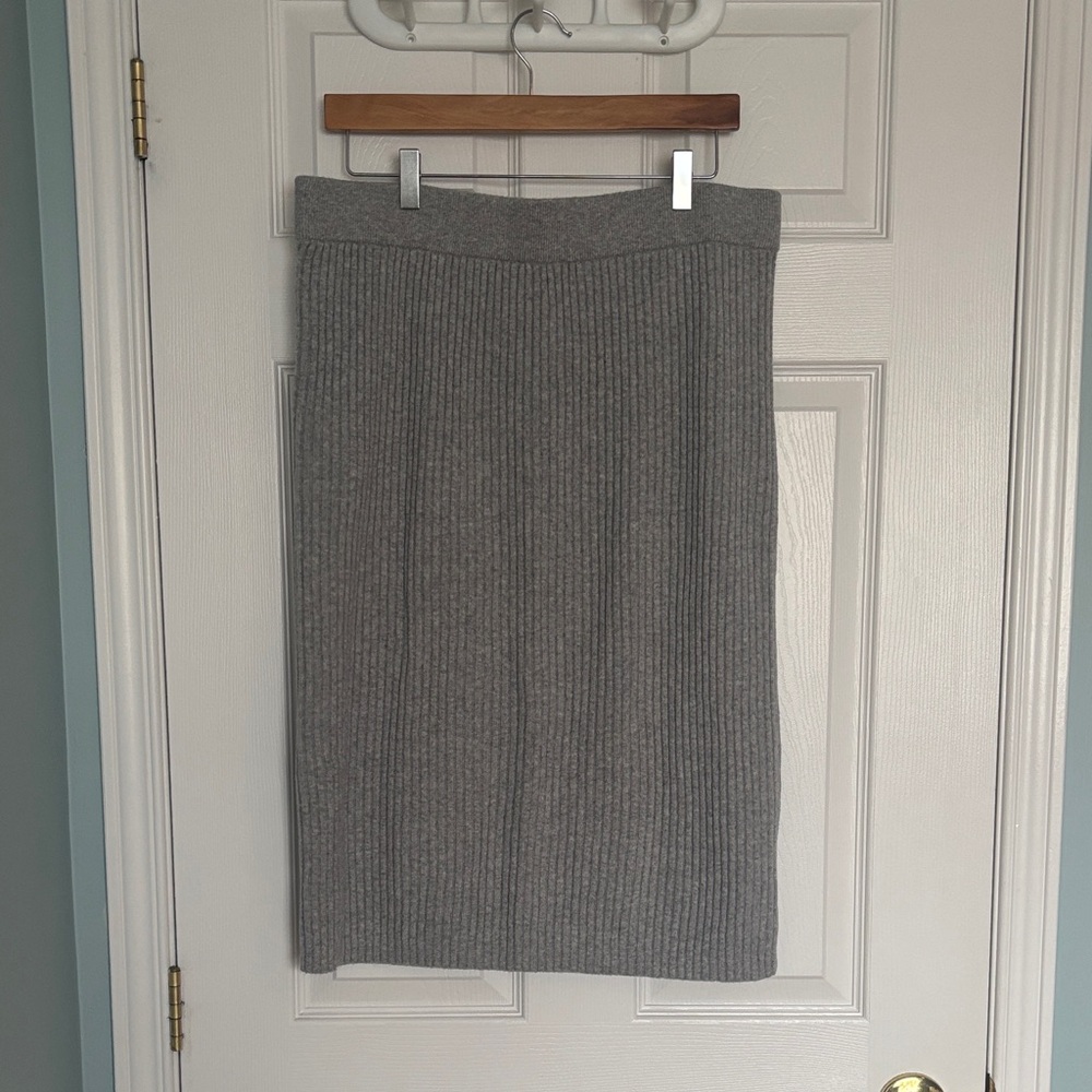 GAP ribbed knit pencil skirt